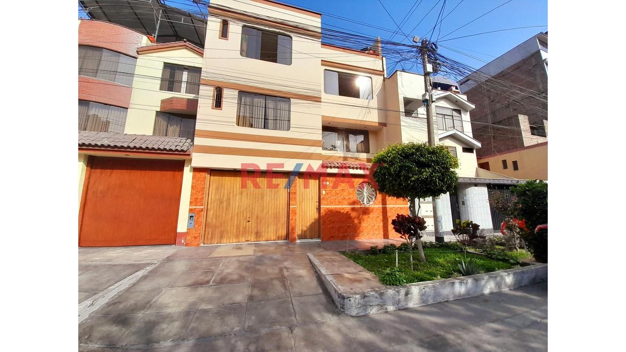 casa - venta - Area: 160.00m2 - Hermosa Casa, Super Centrica A La Venta